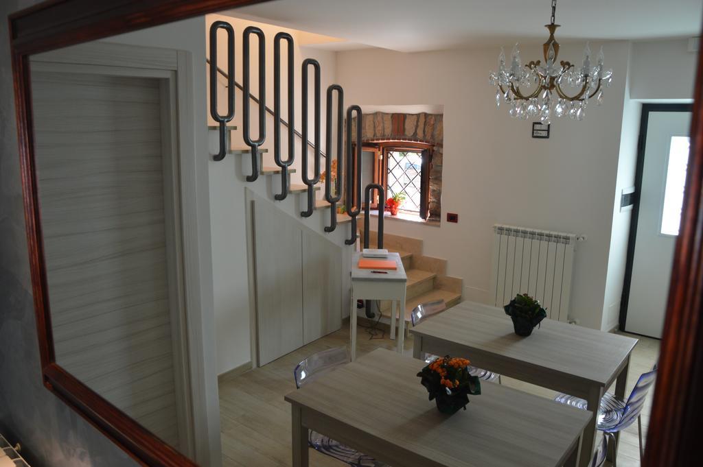 Guest House - Il Granaio Norma Bagian luar foto