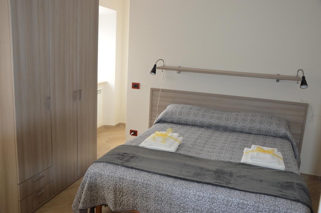 Guest House - Il Granaio Norma Bagian luar foto